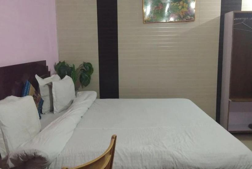Hotel Surya Lake View Nainital Dış mekan fotoğraf