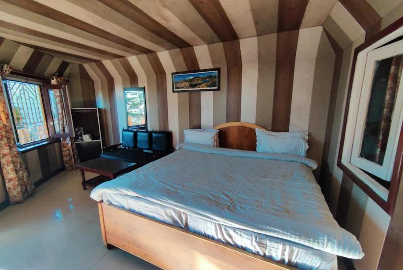 Hotel Surya Lake View Nainital Dış mekan fotoğraf