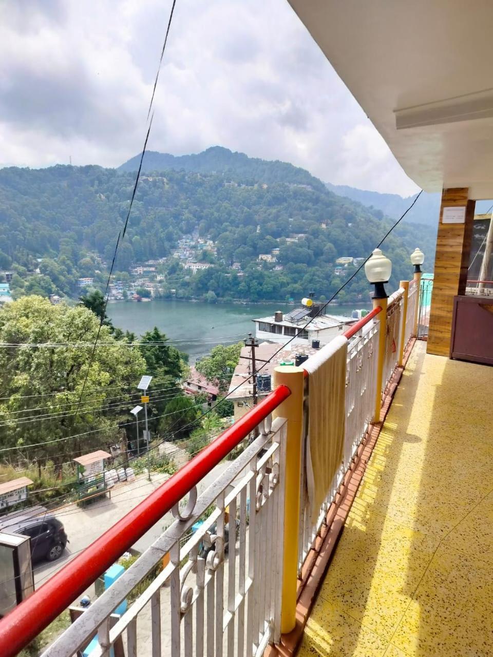Hotel Surya Lake View Nainital Dış mekan fotoğraf