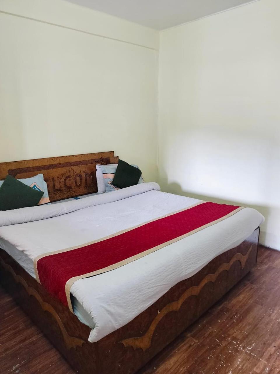 Hotel Surya Lake View Nainital Dış mekan fotoğraf