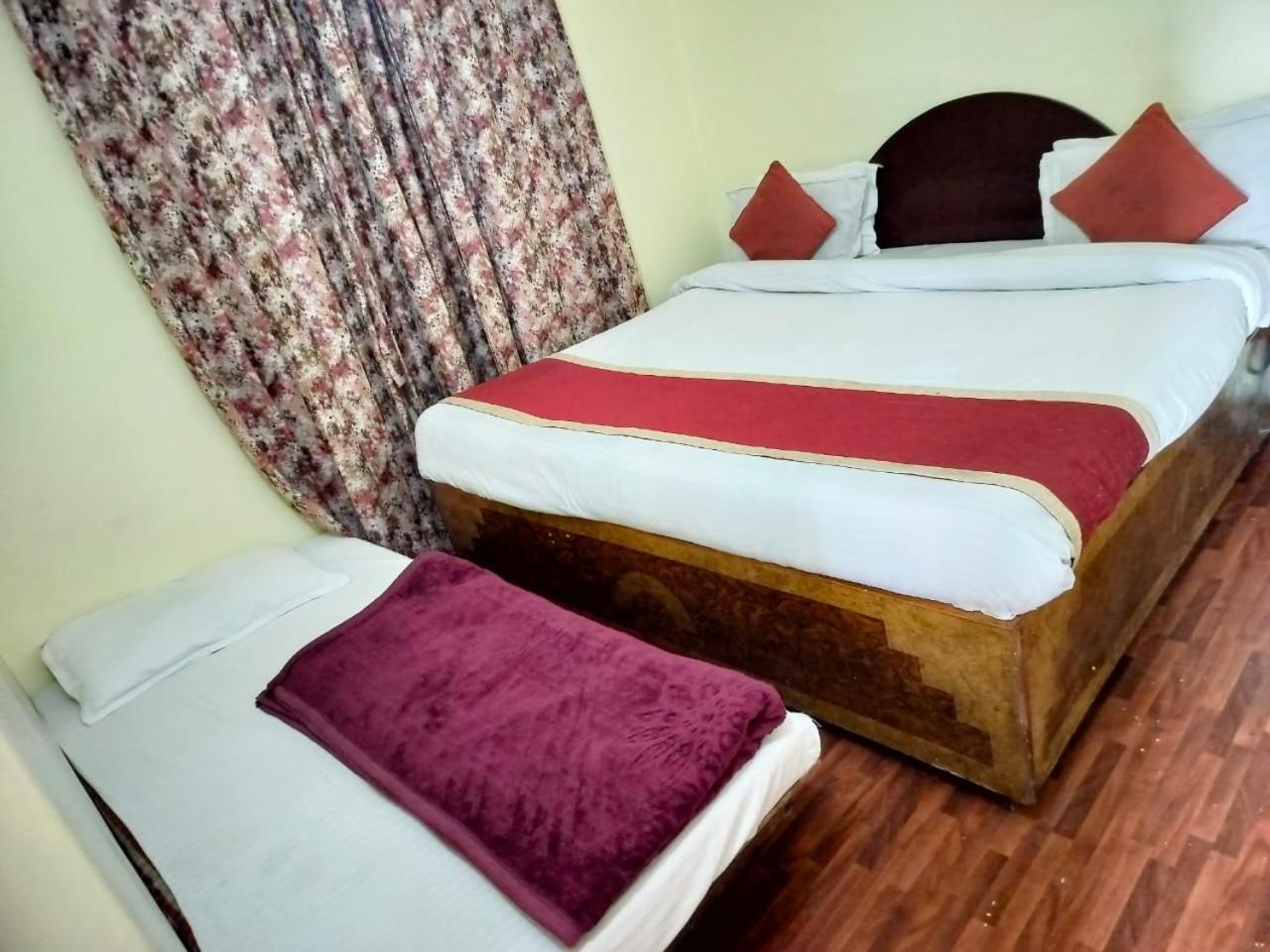 Hotel Surya Lake View Nainital Dış mekan fotoğraf